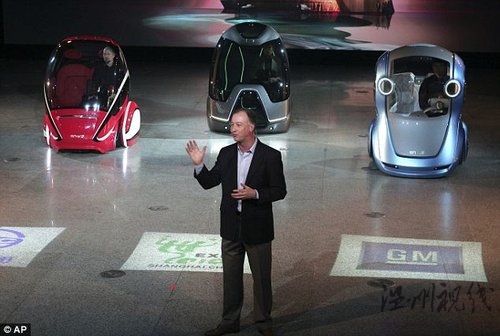 太空時代微型汽車:與車輛“通話”避免碰撞\"