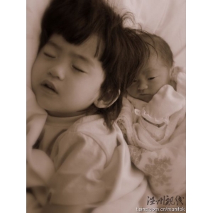 謝霆鋒與張柏芝二兒子的照片 二少爺正式改名Quint