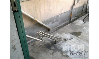 上海10小時(shí)內(nèi)3人高樓墜亡 最小17歲