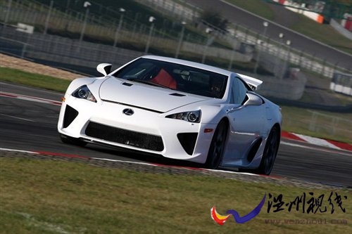 科技護航重裝上陣 試駕雷克薩斯-LFA 汽車之家 科技護航重裝上陣 試駕雷克薩斯-LFA 汽車之家