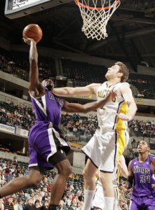 埃文斯復出準3雙難救主 國王不敵步行者遭5連敗