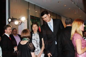 <b>雅虎結婚紀錄錯漏姚明 巨人夫婦早已成世界之最</b>