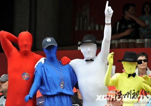 奇趣組圖：橄欖球賽上扮相各異的球迷