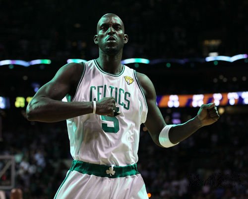 加內特爆發王者歸來 激動撞胸重現硬漢本色(圖)