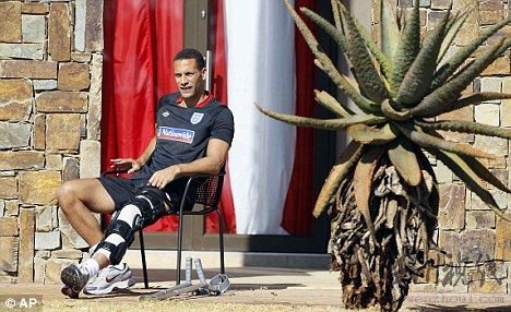 卡佩羅允許里奧留在陣中 鐵衛(wèi)將回曼聯(lián)再赴南非