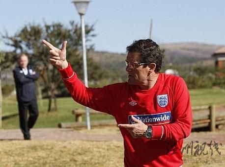 卡佩羅熱身賽后再發飆 稱記者沒素質不應拍照