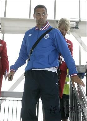 費迪南德今日返回曼徹斯特 積極養傷迎接新賽季