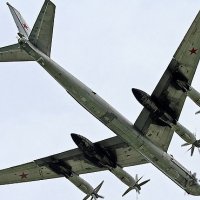 加拿大空軍戰機攔截兩架俄羅斯圖-95戰略轟炸機