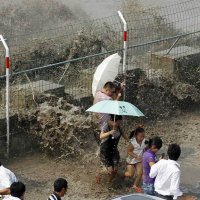 錢塘江觀潮 杭州蕭山區美女壩觀潮點觀賞壯觀的回頭