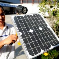 永嘉人男子發(fā)明＂太陽能全自動聲光驅(qū)獸器＂