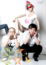 90美女李凡花絮－美腿皇后也貪玩很可愛