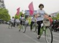 平陽縣昆陽鎮 政府掏錢鼓勵市民騎公共自行車