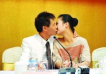 鄧建國嬌妻19歲未婚先孕 鄧建國防小嬌妻變卦先搞大