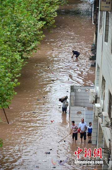 四川達州遭暴雨襲擊 洪水漫城(組圖)