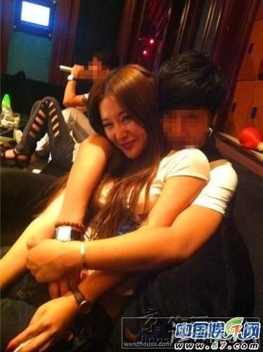 2323132_500x500_0.jpg 楊棋涵被爆同李美熙逛鴨店