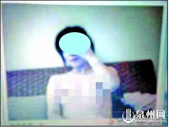 石獅版富商找個餐飲店老板娘不穿衣服搞動作丟人現眼