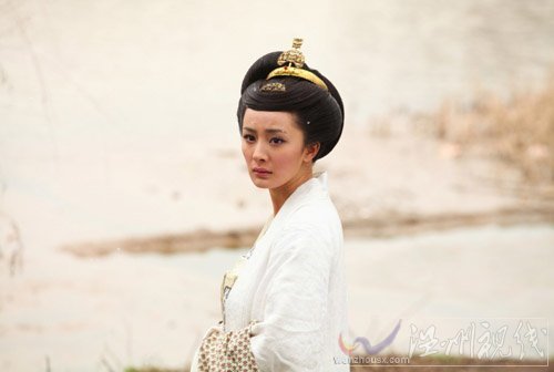 楊冪《美人天下》中全裸洗澡：很刺激也很過(guò)癮