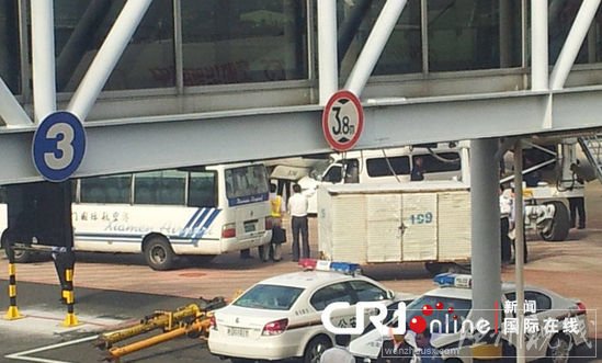 廈門機場汽車與飛機相撞(組圖)