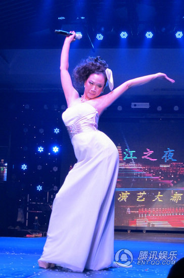 芙蓉姐姐遭強吻