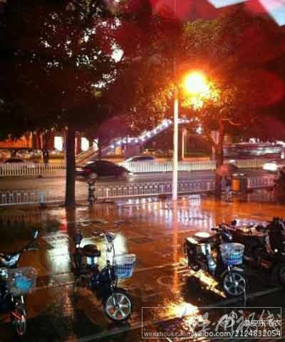 福州大雨傾城致33小時連發車禍40多起