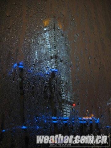 立春后南寧首現“回南天” 濕氣濃重大樓滴水(組圖)