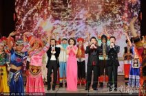 董卿2012元宵晚會(huì)和劉謙對唱 董卿將獻(xiàn)歌2012元宵晚會(huì)