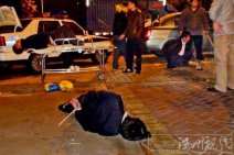 廣州警匪槍?xiě)?zhàn) 2月20日凌晨在廣州街頭發(fā)生警匪槍?xiě)?zhàn)匪