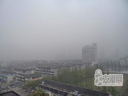 江蘇遭遇大霧天氣 導致多條高速公路封閉