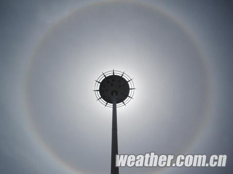 河南舞陽(yáng)現(xiàn)美麗日暈奇觀