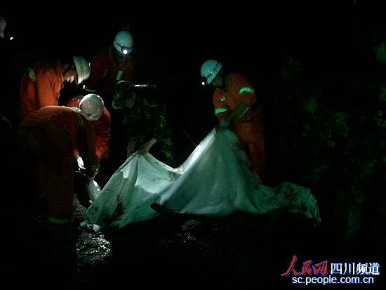 四川寧南泥石流搜尋到首名遇難者遺體