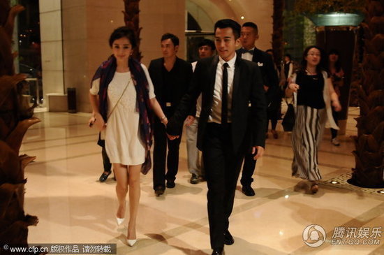 楊冪劉愷威深夜同返酒店要公開同居了嗎