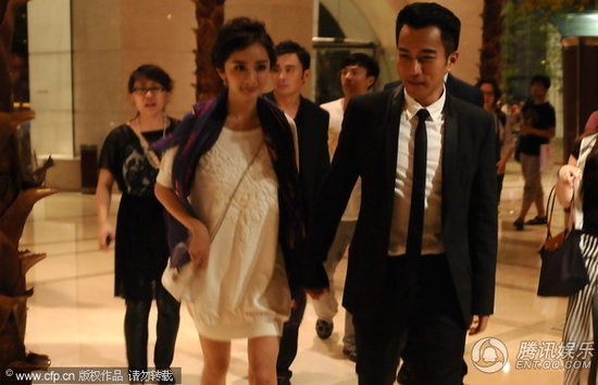 楊冪劉愷威深夜同返酒店要公開同居了嗎