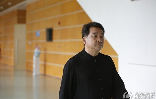 姜昆遭強(qiáng)吻