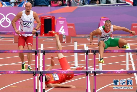 劉翔意外摔倒無(wú)緣決賽