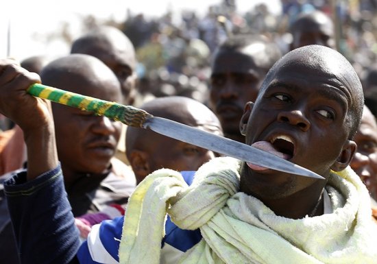 南非警察與礦工槍戰(zhàn)