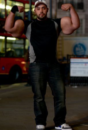 世界最大肱二頭肌