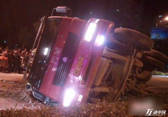 鹽城渣土車壓死兩行長