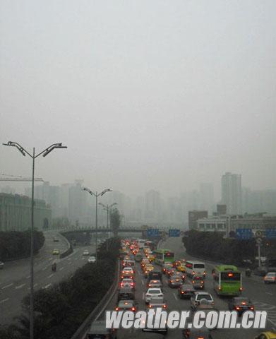 大霧連續(xù)8天襲重慶 明后天局地或再現(xiàn)大霧