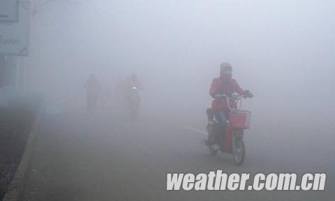 河北濃霧彌漫不利出行 氣象臺發(fā)布大霧橙色預(yù)警