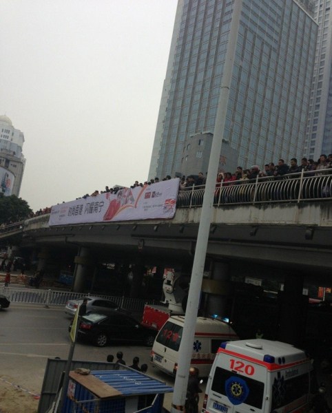 南寧地鐵塌方報道有誤,發(fā)生塌方事故的是南寧市政污水管線工地