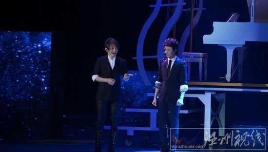 劉謙調(diào)侃“宏迪戀”李云迪“找力宏”