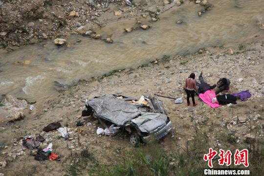 云南個(gè)舊市車禍