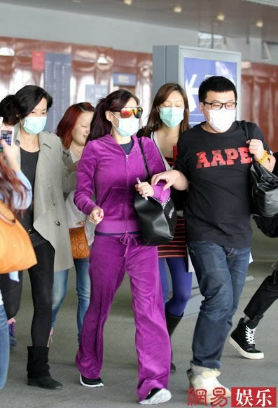 張柏芝到上海戴口罩嚴防禽流感