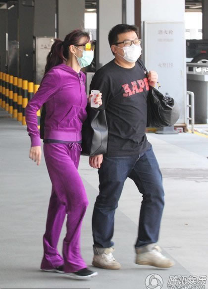 張柏芝到上海戴口罩嚴防禽流感