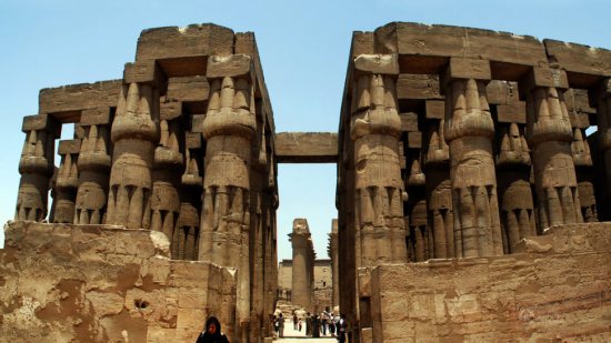 埃及神廟出現(xiàn)漢字丁錦昊到此一游