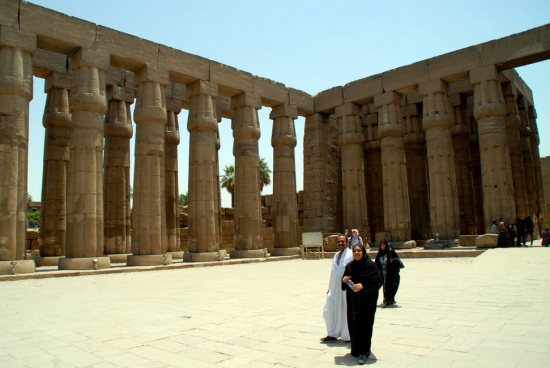 埃及神廟出現(xiàn)漢字丁錦昊到此一游