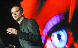 全球最牛黑客神秘死亡曾讓ATM狂吐鈔票（圖）