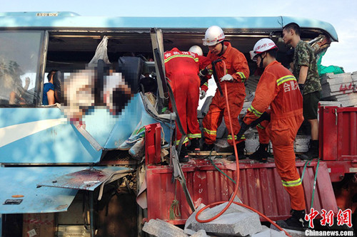 合淮阜高速車禍現場圖片