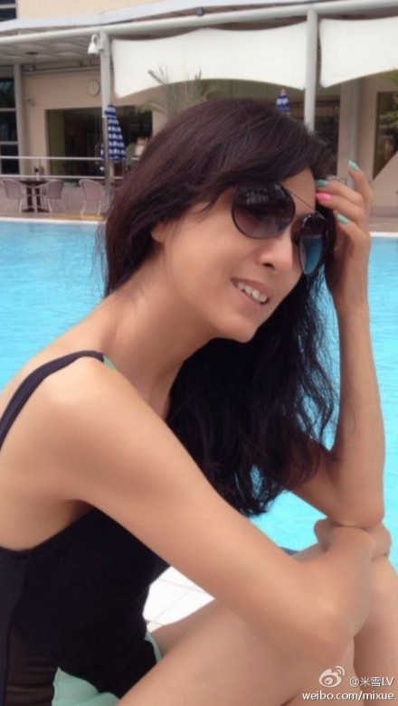 米雪泳裝照 57歲容顏不老完全不輸給年輕人