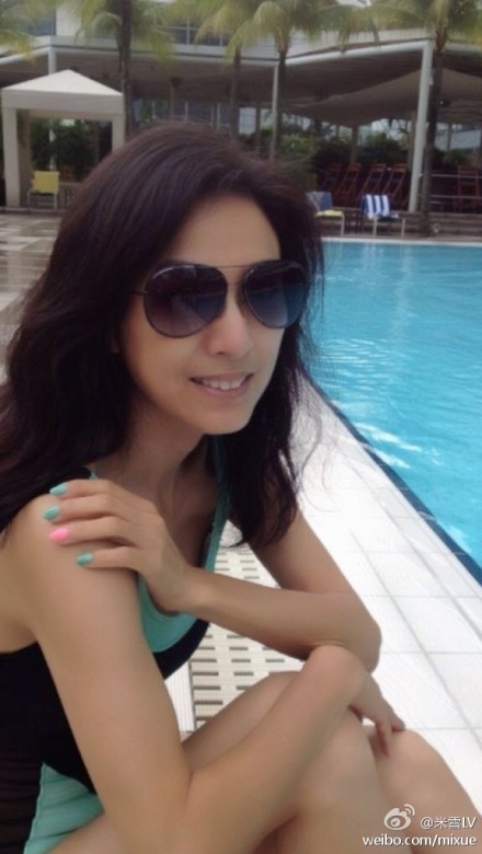 米雪泳裝照 57歲容顏不老完全不輸給年輕人